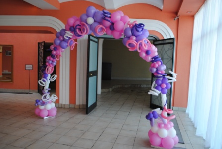 арка с цветами из шаров в спб